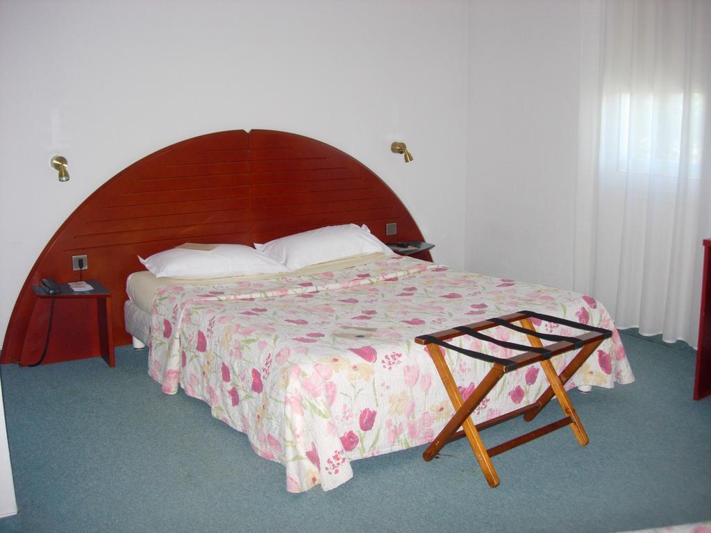 Best Western Montagne Noire Lagarrigue  Room photo